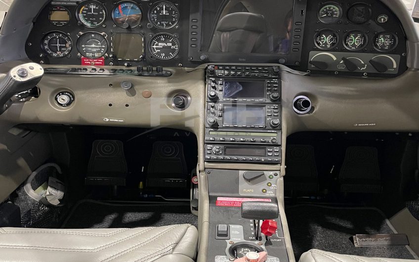 Cirrus SR20 2002