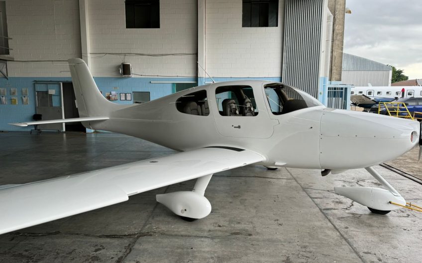 Cirrus SR22 2002