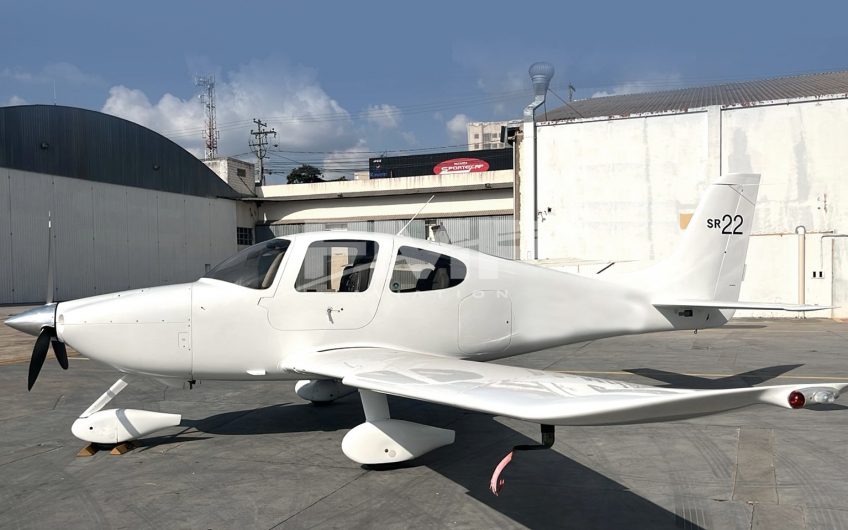 Cirrus SR22 2002