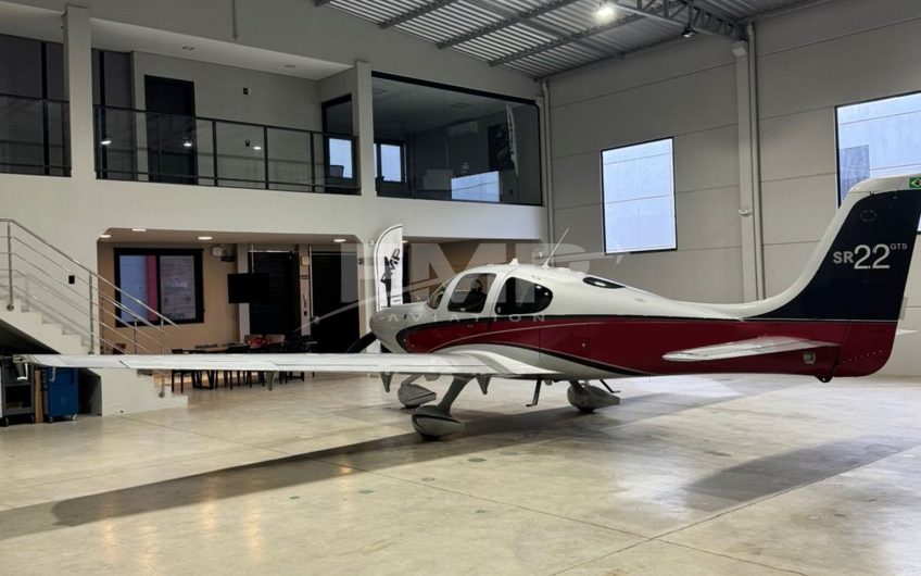 Cirrus SR22 G5 GTS 2013